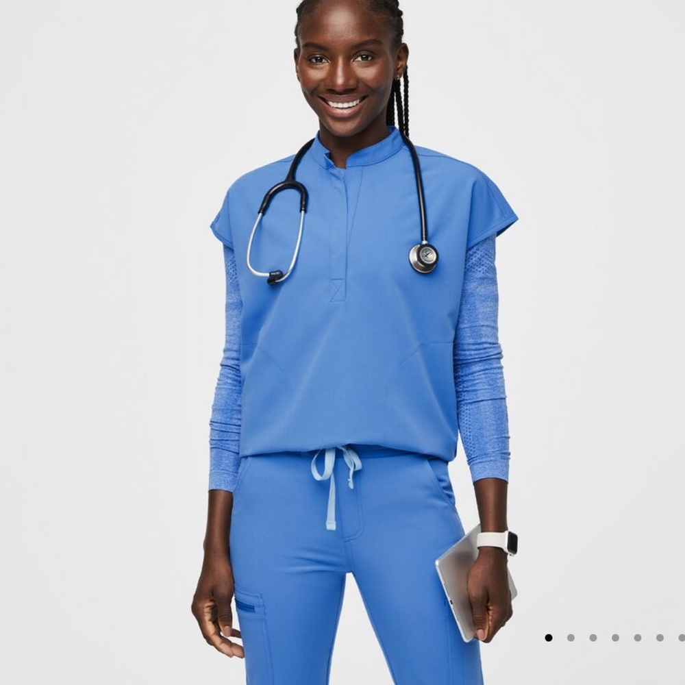 Figs *Limited Edition* Capri Blue Scrub Set